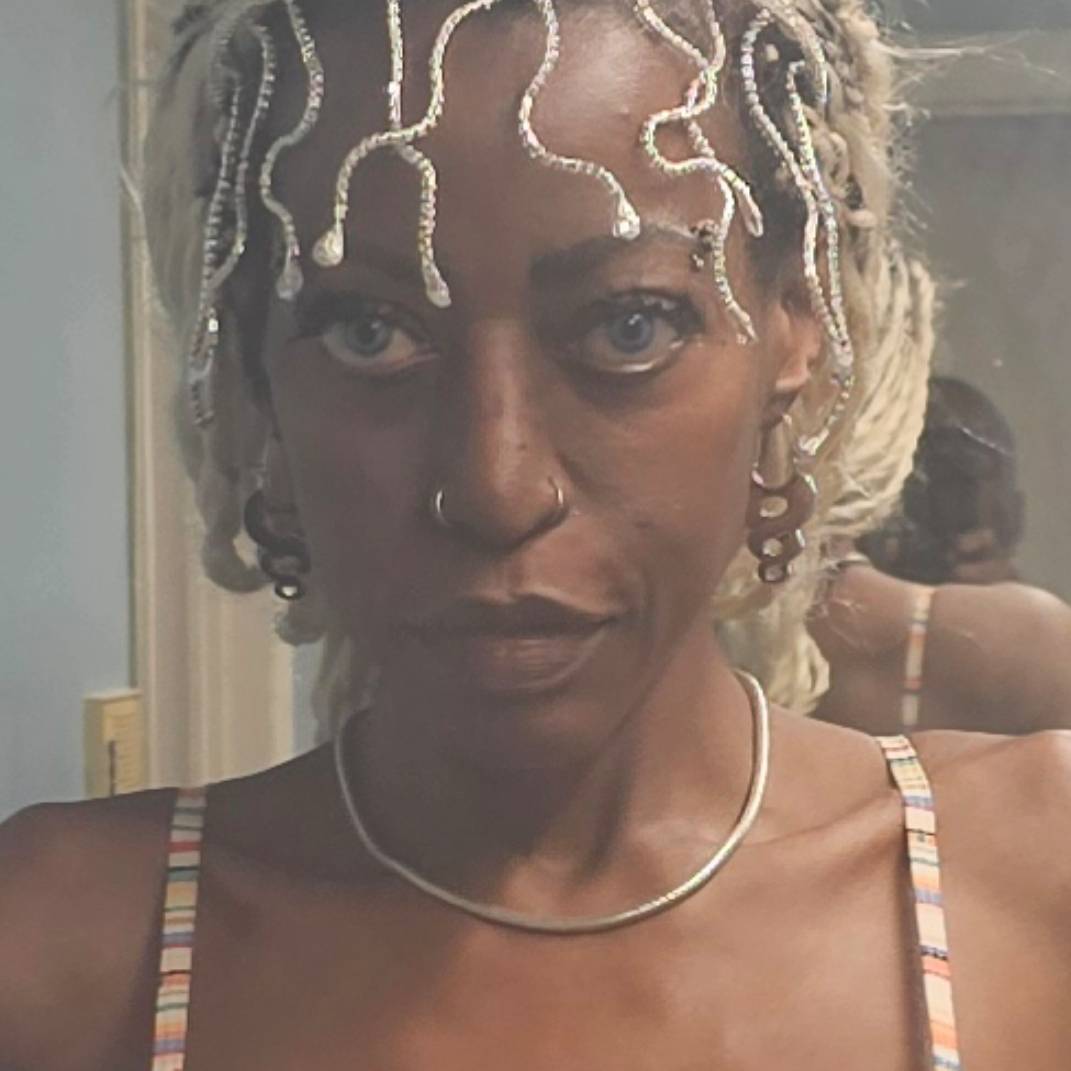 DELORES GREY